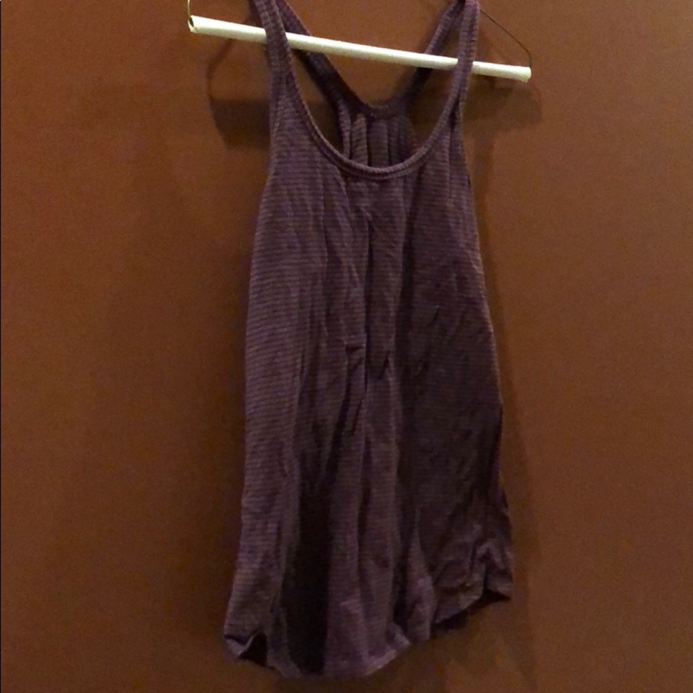 Lululemon tank size 4